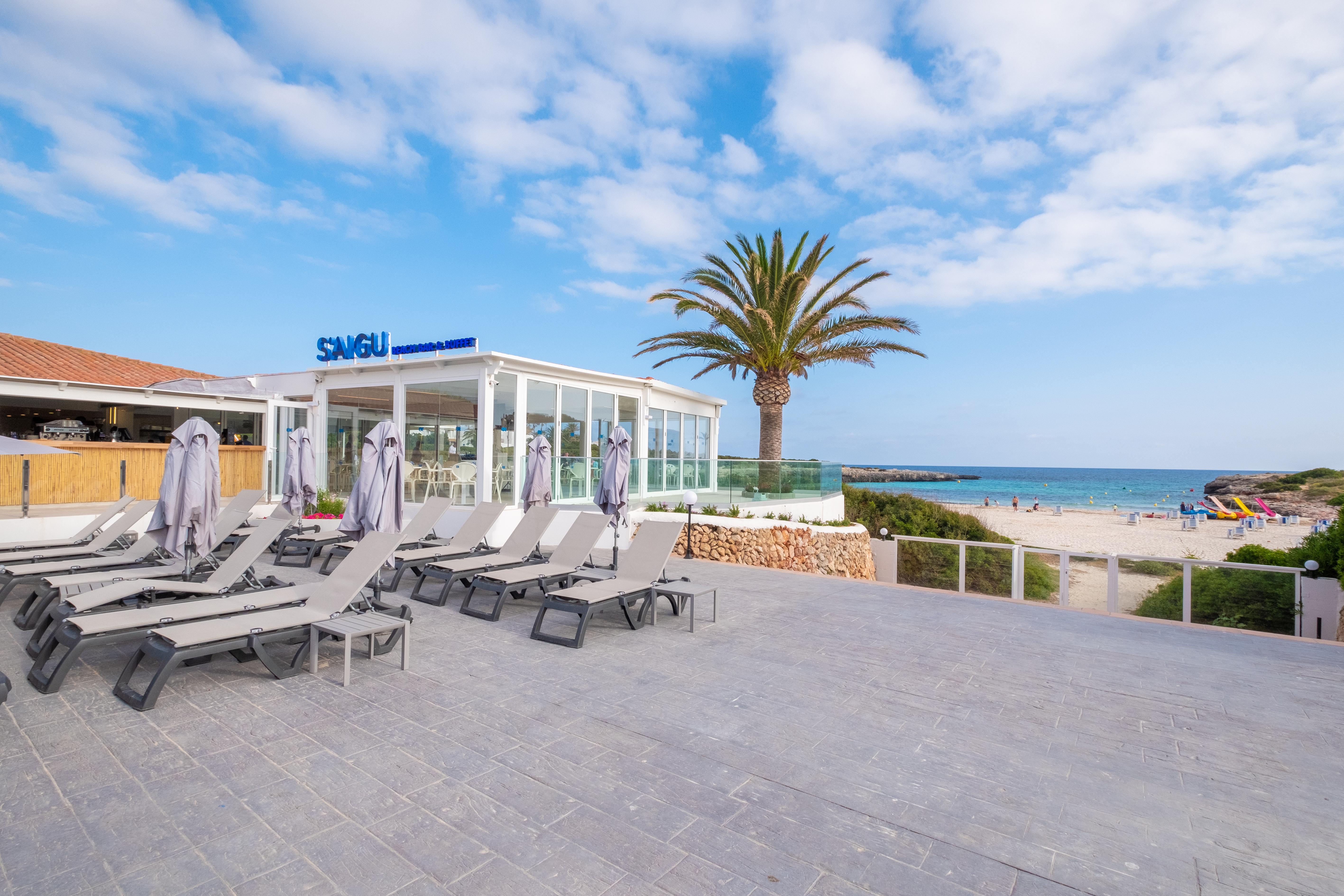 Fergus Style Carema Beach Aparthotel Cala'N Bosch  Exterior photo