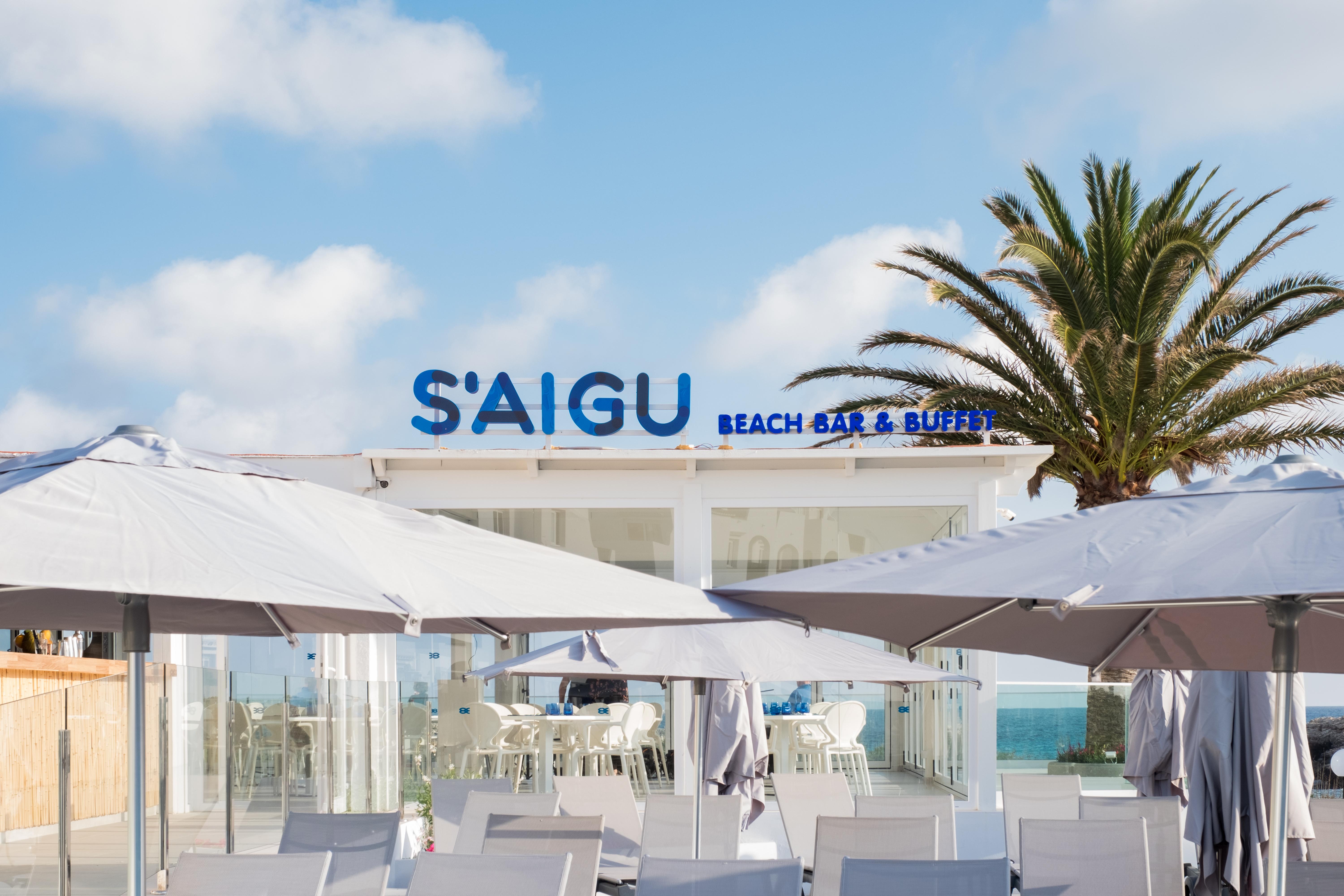 Fergus Style Carema Beach Aparthotel Cala'N Bosch  Exterior photo