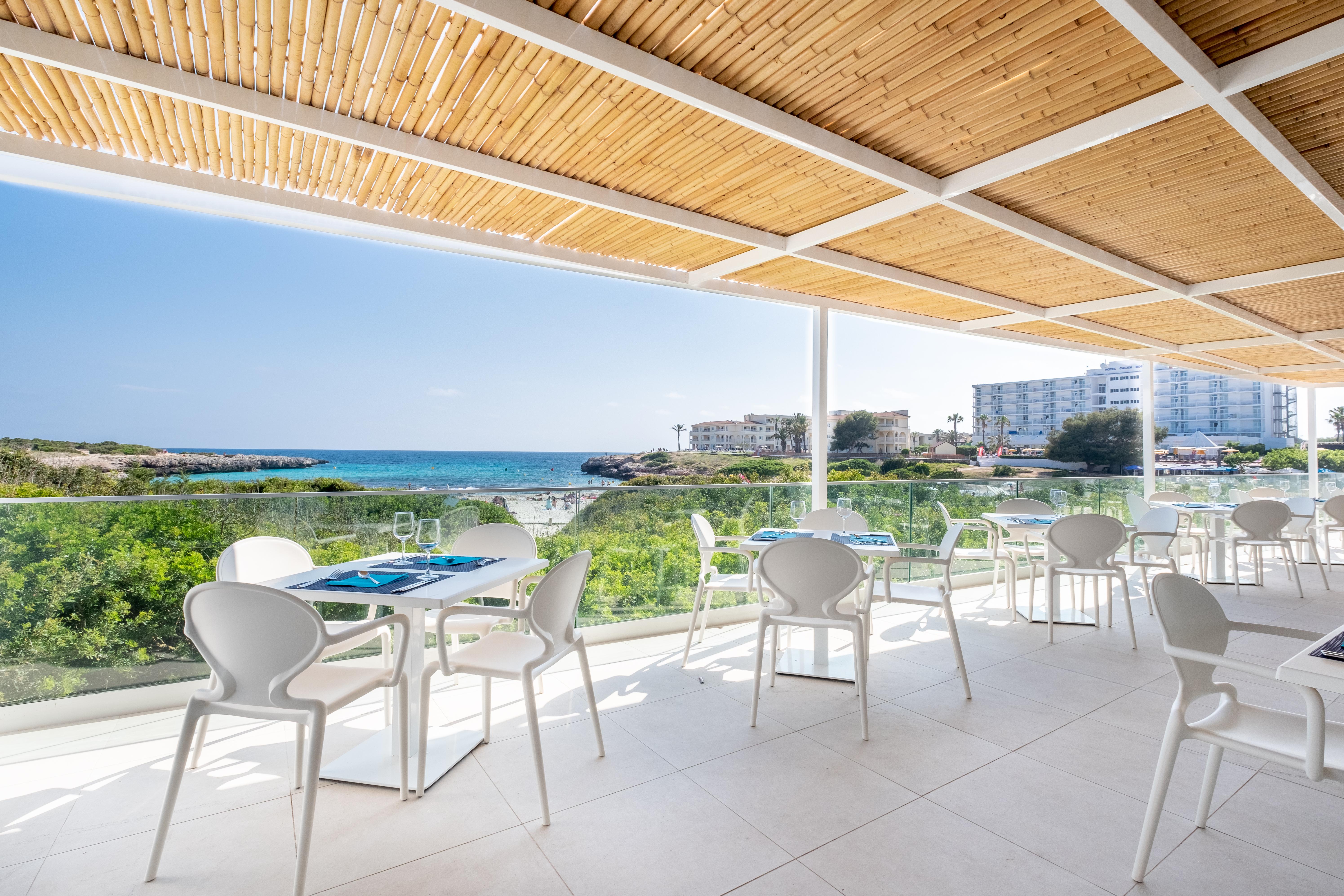 Fergus Style Carema Beach Aparthotel Cala'N Bosch  Exterior photo